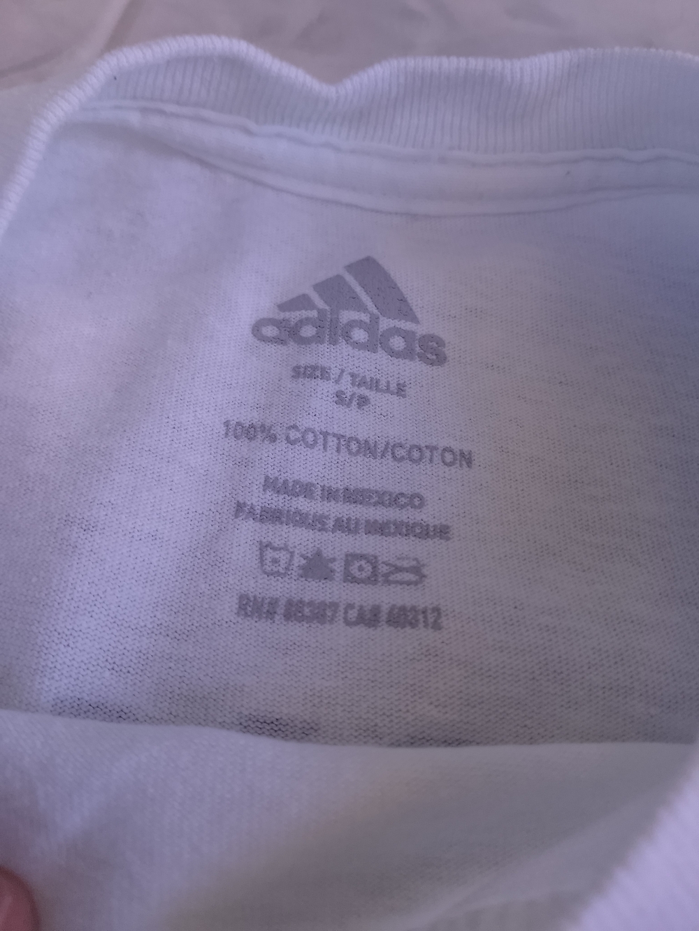 2022 adidas Terry Fox Portrait Graphic tee Terry Fox Run - Picture 3 of 6
